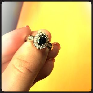 14K white gold sapphire BEAUTIFUL RING size 6.5